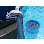 Závesný skimmer k bazénom
